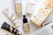 Beauty-разбор: как сориентироваться в жидких тональных основах из «Зеленики»